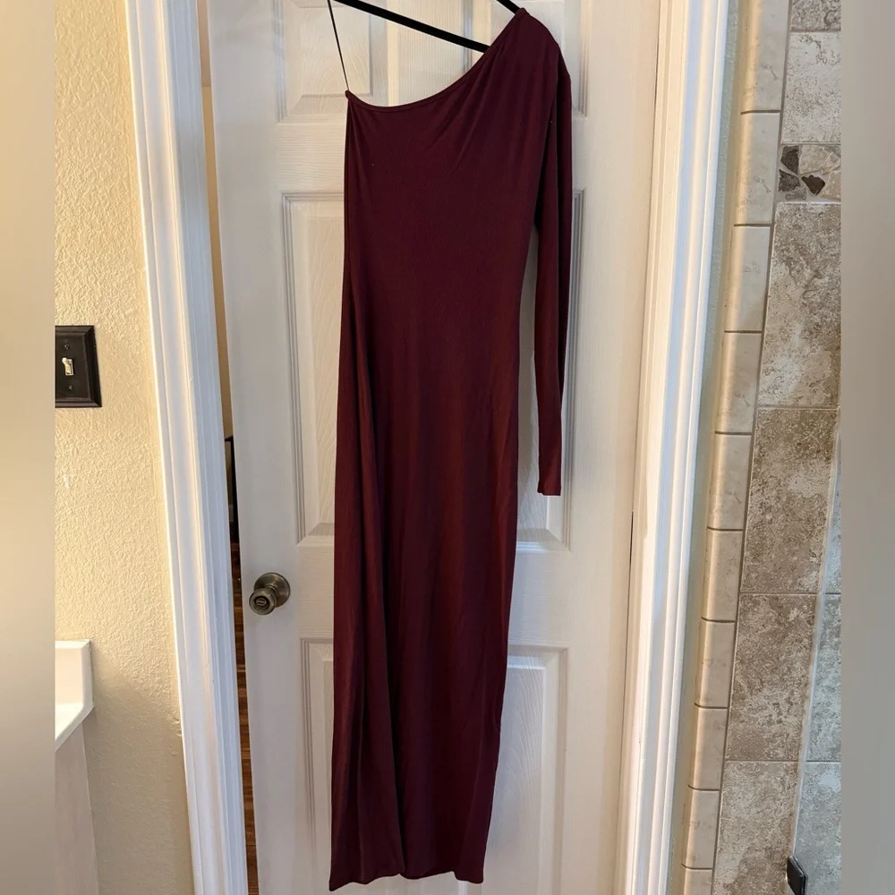 Skims One-Shoulder Dress - Picture 2 of 3